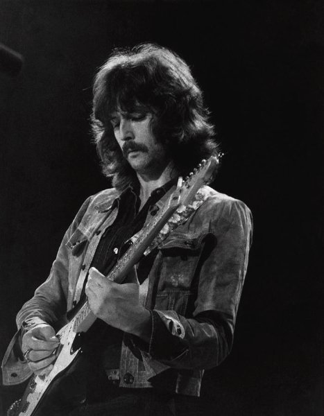 eric-clapton-on-concert-around-1970-keystone-france.jpg