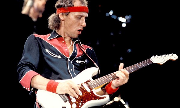 Mark-Knopfler-GettyImages-88426318.jpg