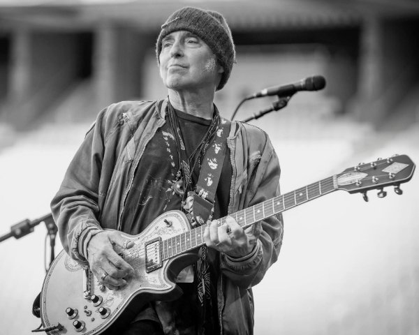 NilsLofgren.jpg