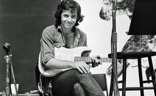 Ry Cooder 1.jpg